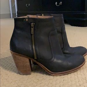 Lucky Brand size 9 women’s heeled booties black
